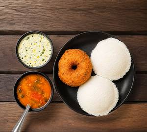 Idli [2 Piece] With Vada [1 Vada]