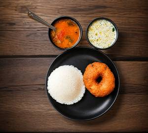 Idli [1 Piece] with Vada [1 Vada]