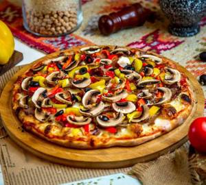 Mushroom paneer pizza