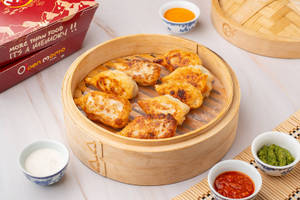 Darjeeling Paneer Panfried Momo (8 Pcs)