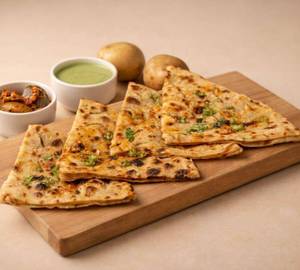 Aloo Paratha With Curd