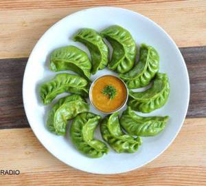 Veg momos steamed [ 4 pieces]