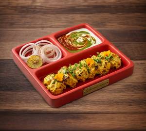 Achari Angeethi Tandoori Momos [6 Pieces]