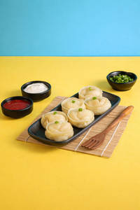 Veg Momos (6 Pcs)