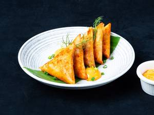 Spice Route Chicken Triangles