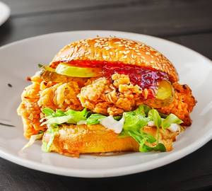 Crispy chicken burger