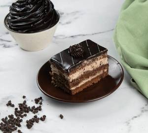 Chocolate mousse pastry approx 90g to 100g