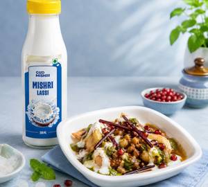 Mishri Lassi + Samosa Chaat (1 Pcs)