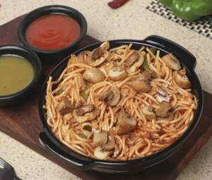 Schezwan mushroom noodles