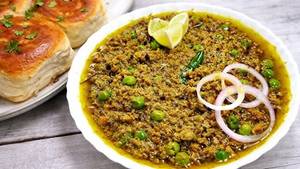 Green Keema (3 Eggs)(4pav)