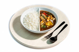 Schezwan Chilli Cottage Cheese With Fried Rice