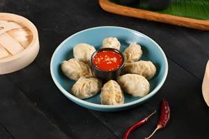 Veg Momos (8pcs)