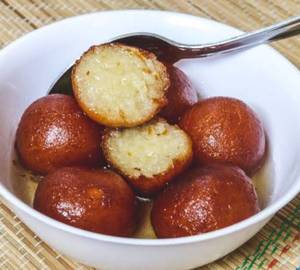 Gulab Jamun (per Pc)