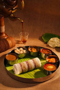 Non-vegetarian Puttu Thaali