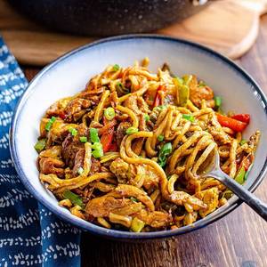 Egg chicken noodles