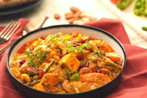 Sweet Navratan Korma [400 Grams To 450 Grams]