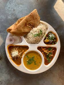 Paratha super thali