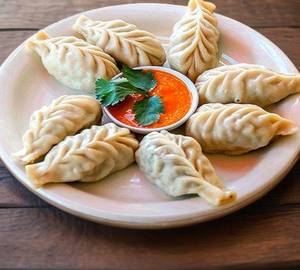 Steamed chicken Momos