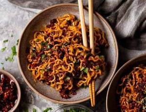 Chicken garlic noodles