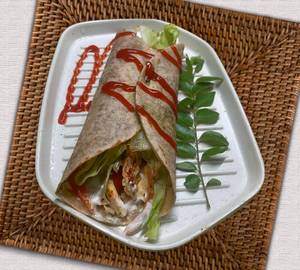 Hot Garlic Paneer Frankie