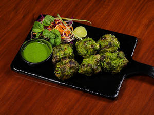 Chicken Lehsuni Hariyali Tikka