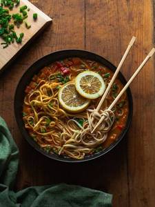 Chicken thukpa