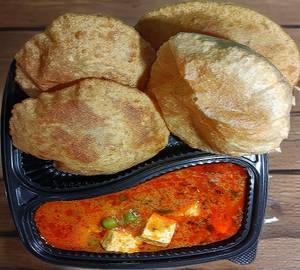Matar Paneer With Poori(4Pec)