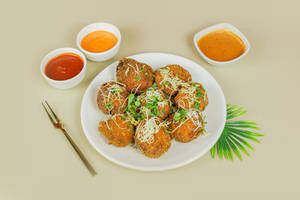 Veg Kurkure Momos (06 Pieces)