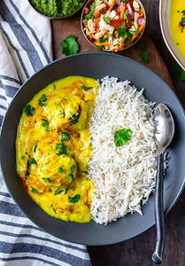 Kadhi Pakoda With Choice Of Bread [Serves 1]