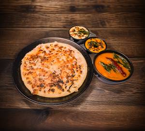 Butter onion uttapam
