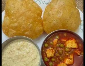 Poori 8pcs+ Kheer+ Paneer Masala+ Salad