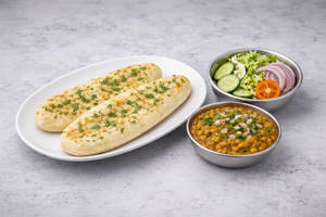 Butter Cheese Chole Kulcha
