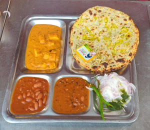Aloo Pyaz Naan