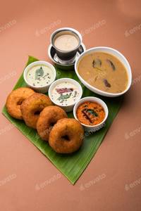 Medu Wada (sambhar, Chatni)