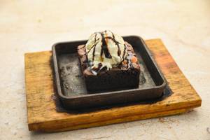 Sizzling Brownie With Ice Cream
