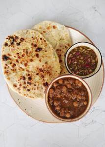 Aalu Kulcha + Chole + Imly Chutney (non Jain)