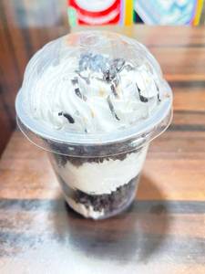 Black forest glass cake