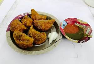 Crispy Kurkure Darjeeling Chicken Momos [8 Pcs]