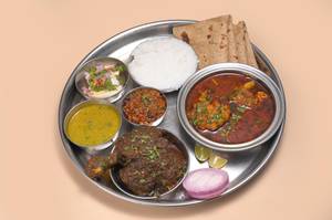 Krushnakala Special Chicken Thali