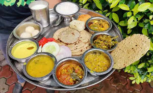 Kathiyawadi Thali