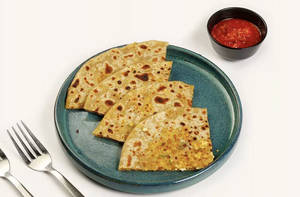 Aloo Paratha With Curd & Pickle [1 Pieces]