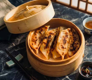 Veg Kothey Momos [6 Pieces]