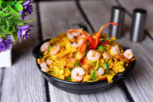 Mixed chilli garlic noodles