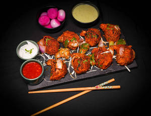Tandoori Soya Keema Momos 8 Pcs
