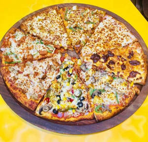 Chicago Special Veg Pizza