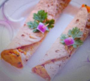 Egg Aloo Roll