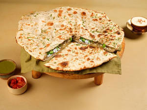 Broccoli N Cheese Naan