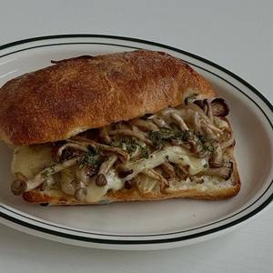 Spicy Mushroom Sandwich