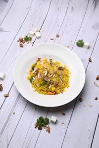 Veg Masala Poha {200 Gm} Serves 1