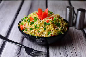 Veg hakka noodles